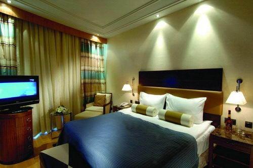 CALiSTA LUXURY RESORT