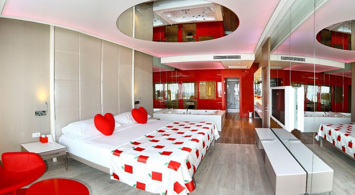ADAM & EVE HOTEL