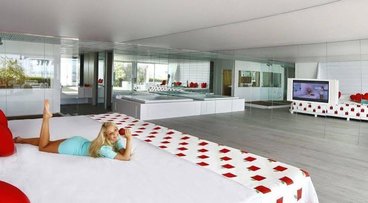 ADAM & EVE HOTEL
