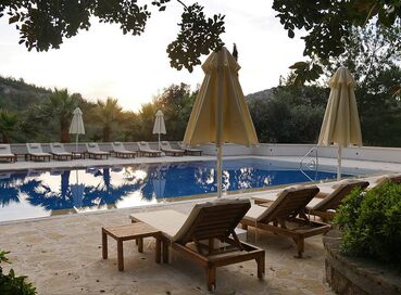 GILLHAM VINEYARD HOTEL