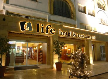 LIFE HOTEL