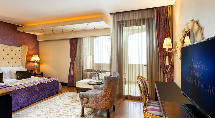 TITANIC MARDAN PALACE