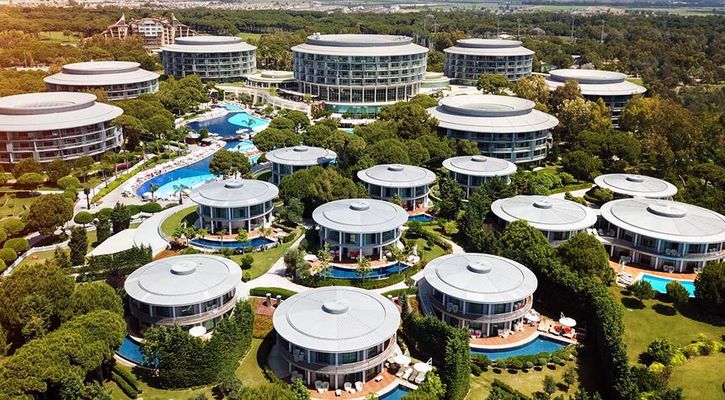 CALiSTA LUXURY RESORT