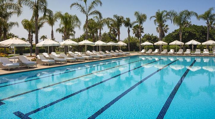 CALiSTA LUXURY RESORT