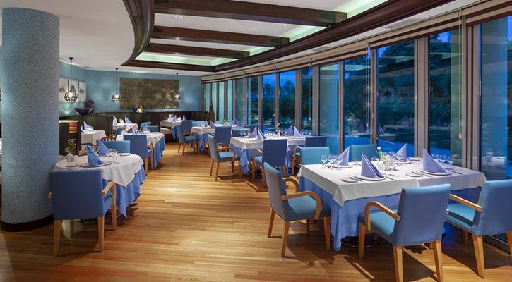 CALiSTA LUXURY RESORT