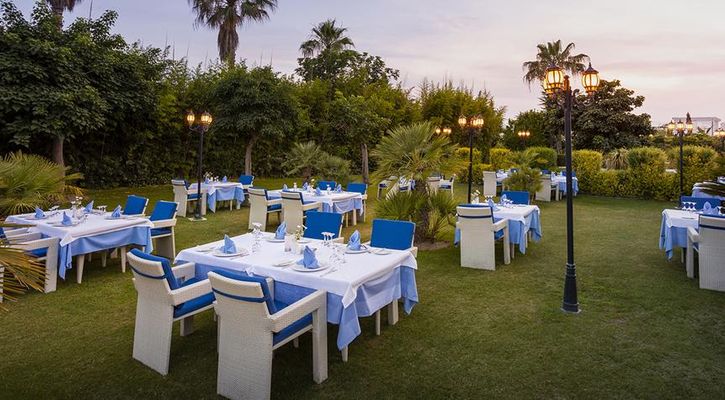 CALiSTA LUXURY RESORT