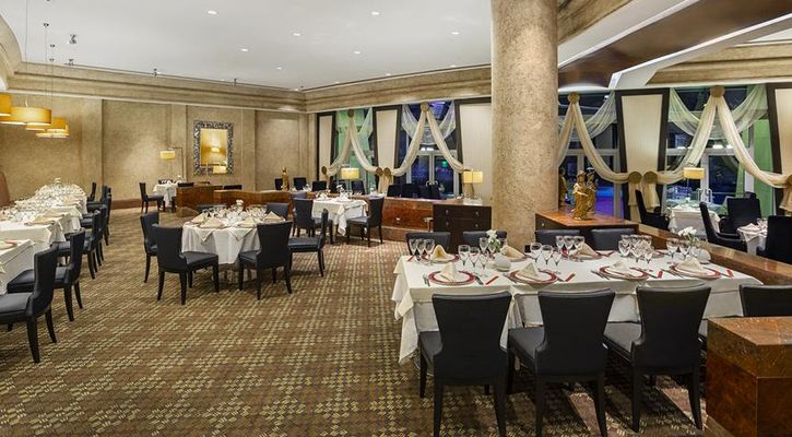 CALiSTA LUXURY RESORT