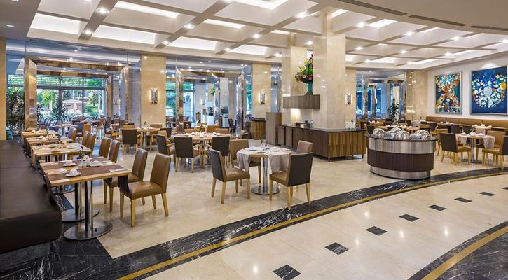 CALiSTA LUXURY RESORT