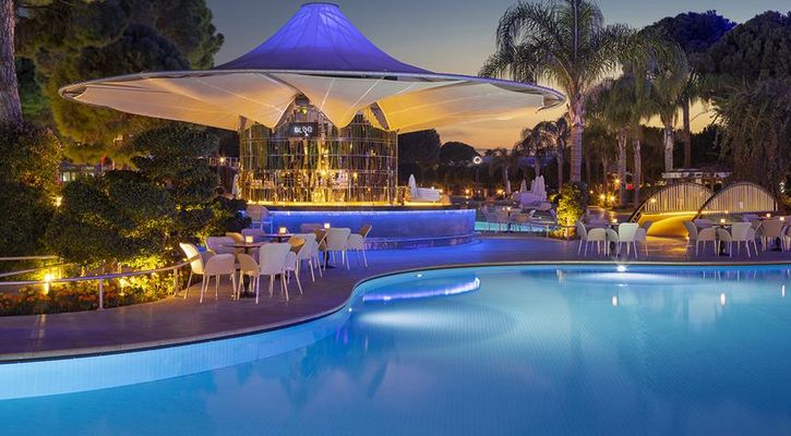 CALiSTA LUXURY RESORT