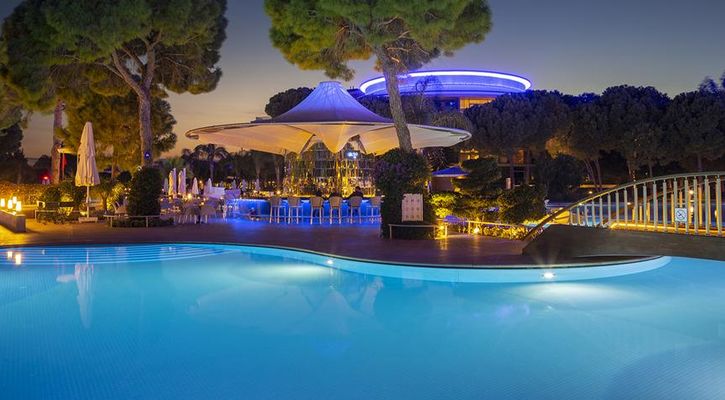 CALiSTA LUXURY RESORT
