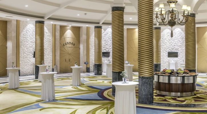 CALiSTA LUXURY RESORT