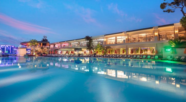 Maritim Pine Beach Resort