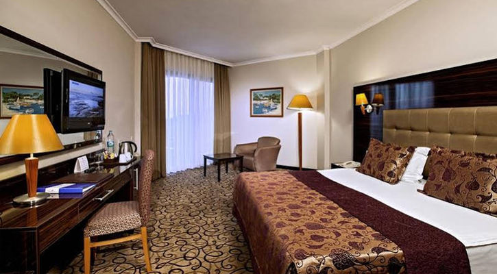 Maritim Pine Beach Resort