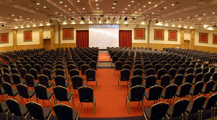 Maritim Pine Beach Resort