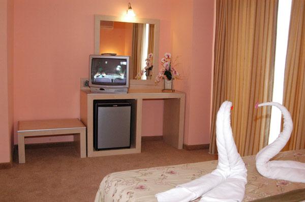 LOYAL HOTEL