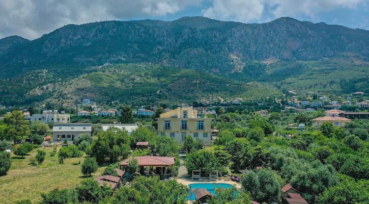 LAPIDA GARDEN HOTEL