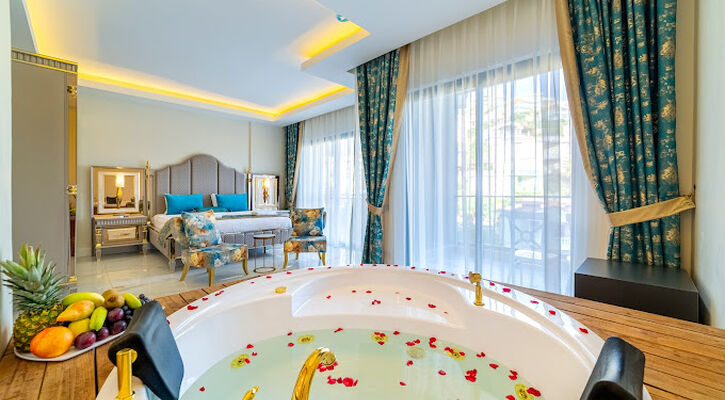 Algora Hotel