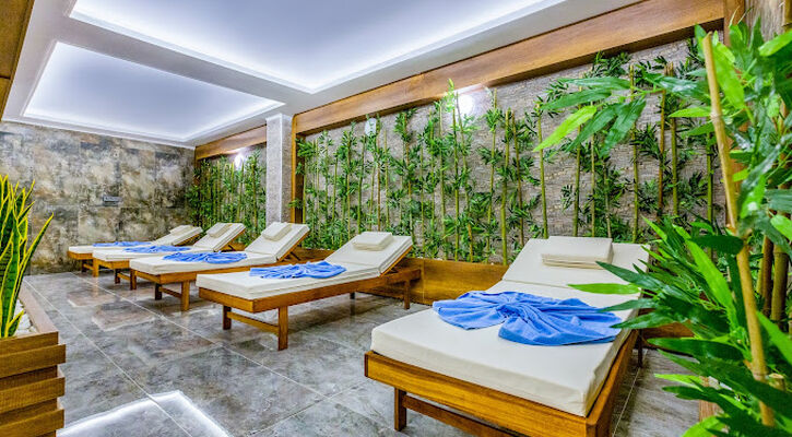 Algora Hotel