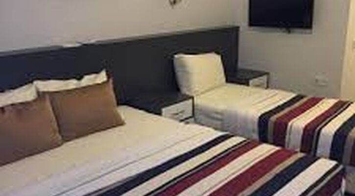Bone Apart Otel
