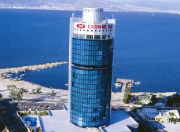 CROWNE PLAZA HOTEL