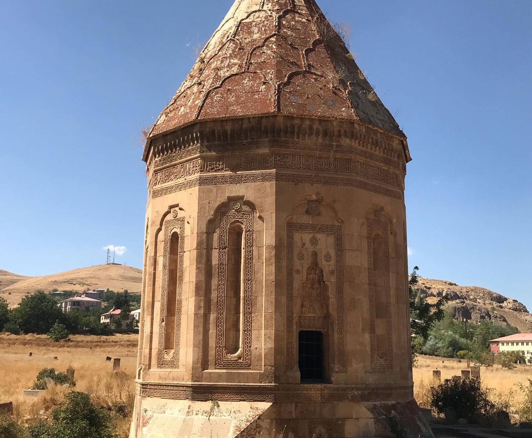 UÇAKLI VAN KARS KARADENİZ BATUM  TURU