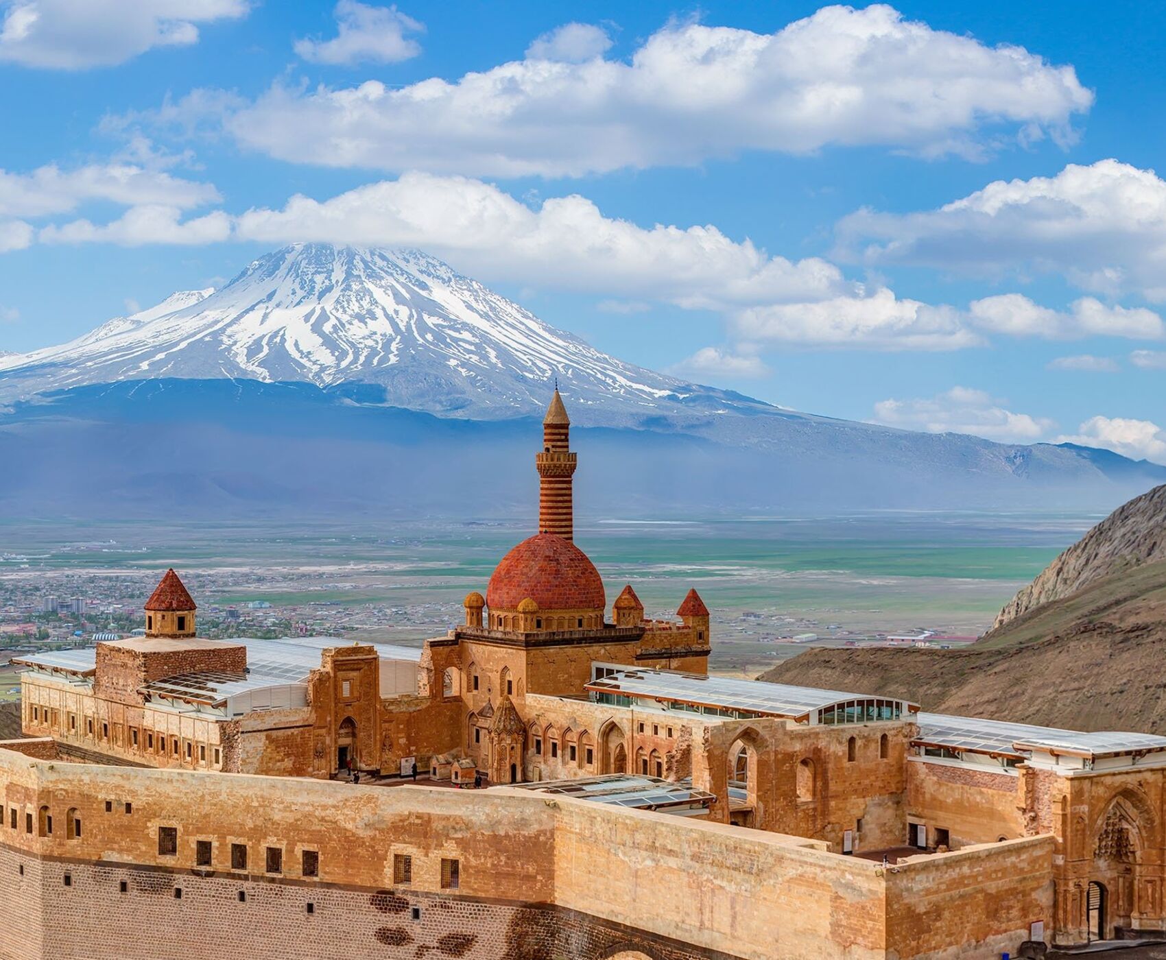 UÇAKLI VAN KARS KARADENİZ BATUM  TURU