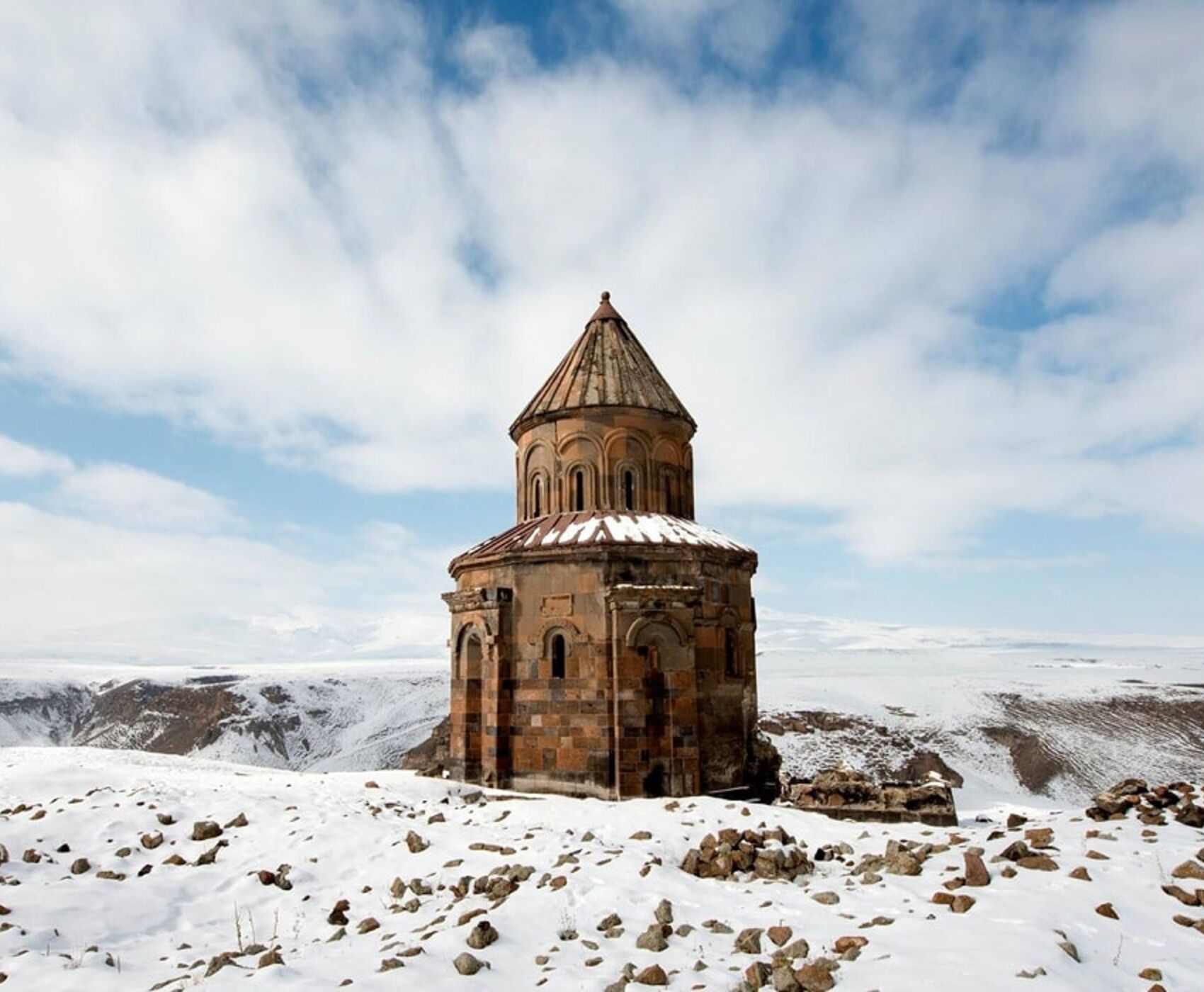UÇAKLI VAN KARS KARADENİZ BATUM  TURU