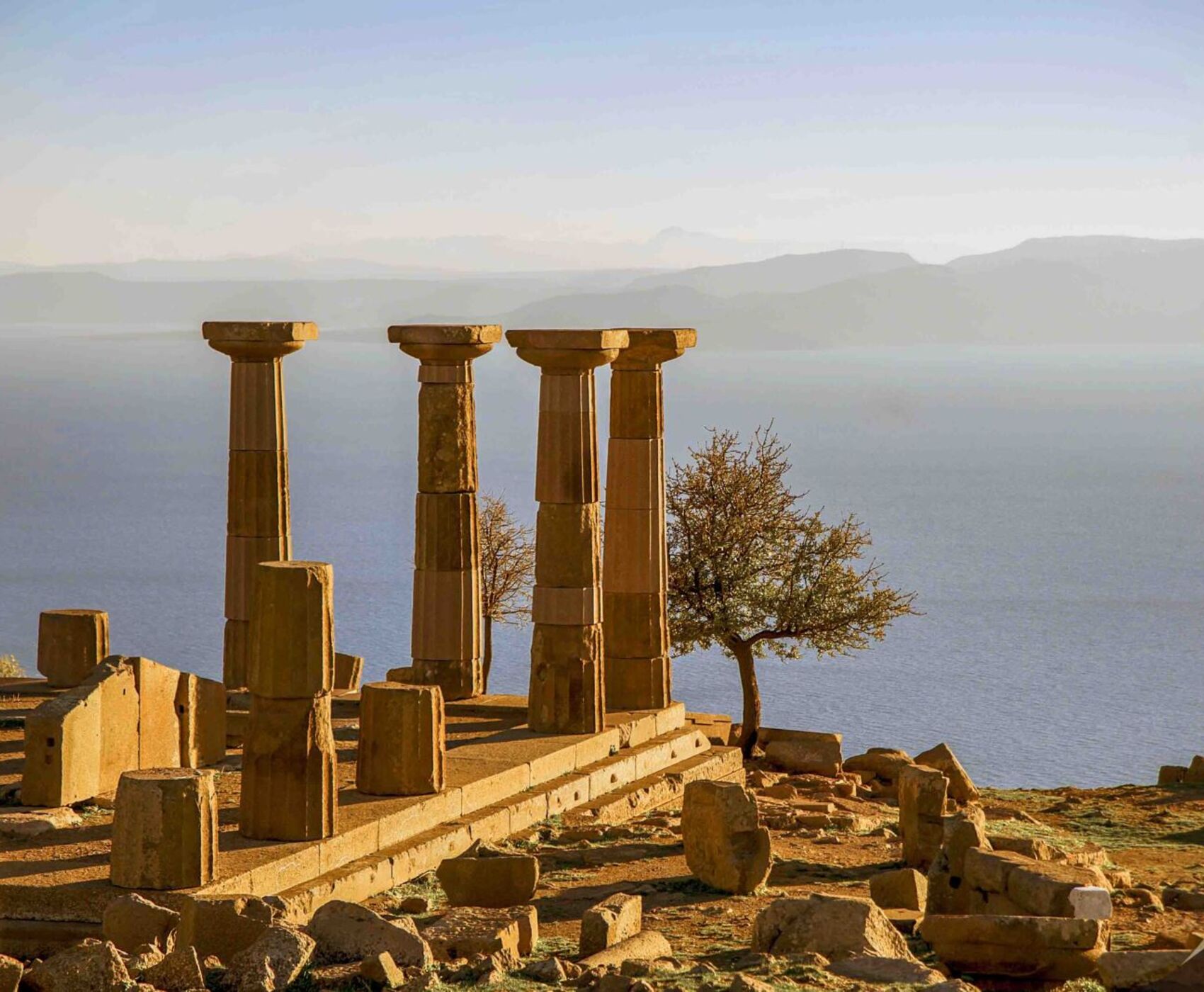 UÇAKLI BÜYÜK EGE İZMİR GÖKÇEADA BOZCAADA AYVALIK TURU