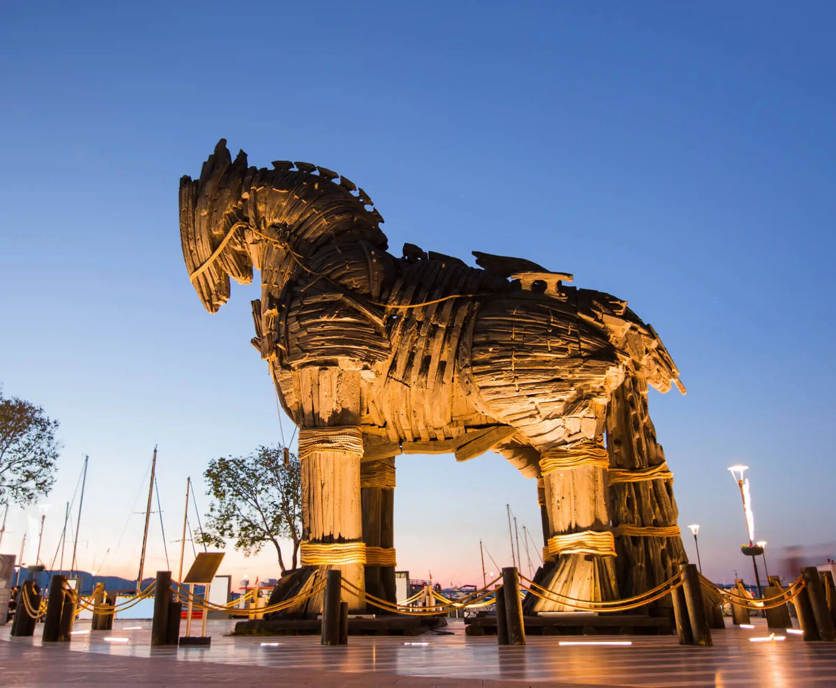 UÇAKLI BÜYÜK EGE İZMİR GÖKÇEADA BOZCAADA AYVALIK TURU