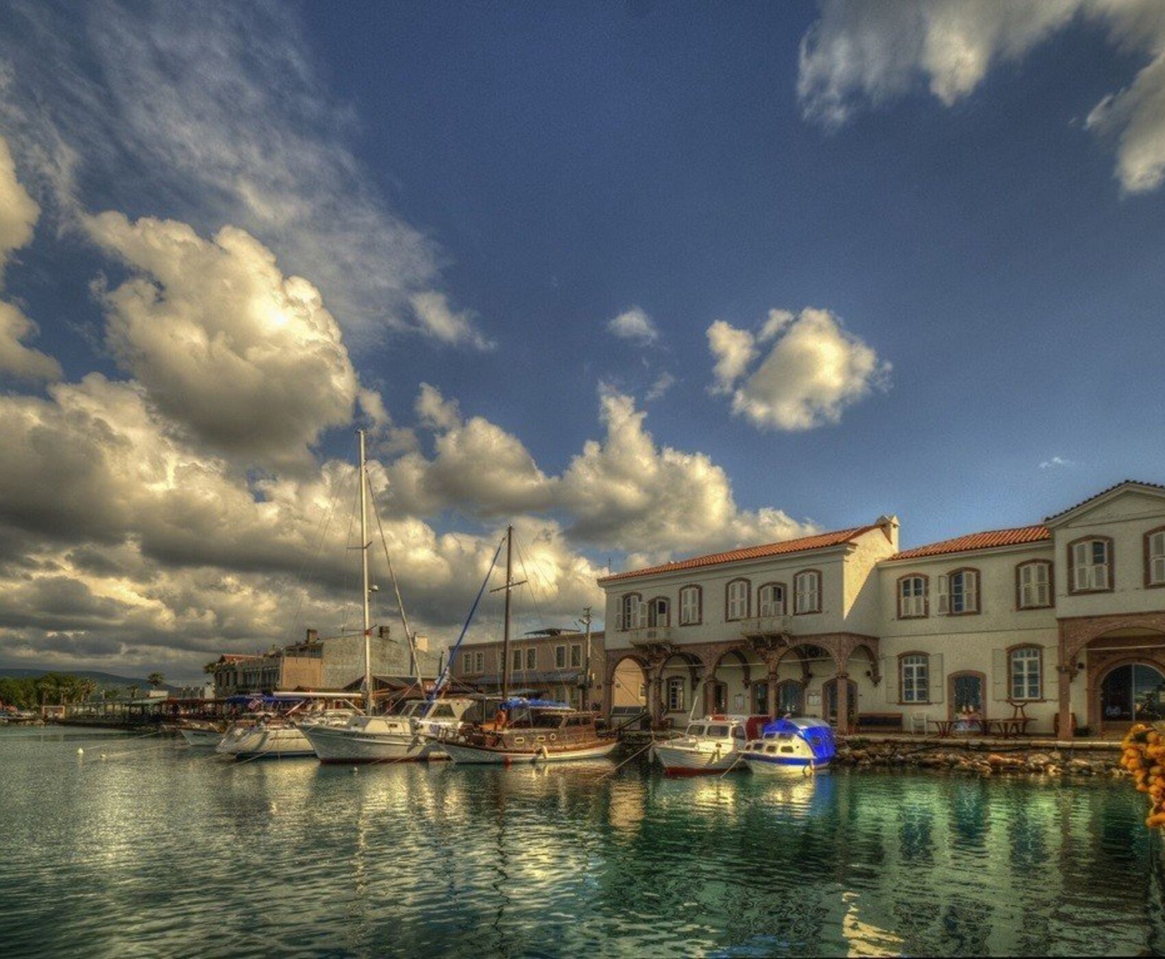 UÇAKLI BÜYÜK EGE İZMİR GÖKÇEADA BOZCAADA AYVALIK TURU