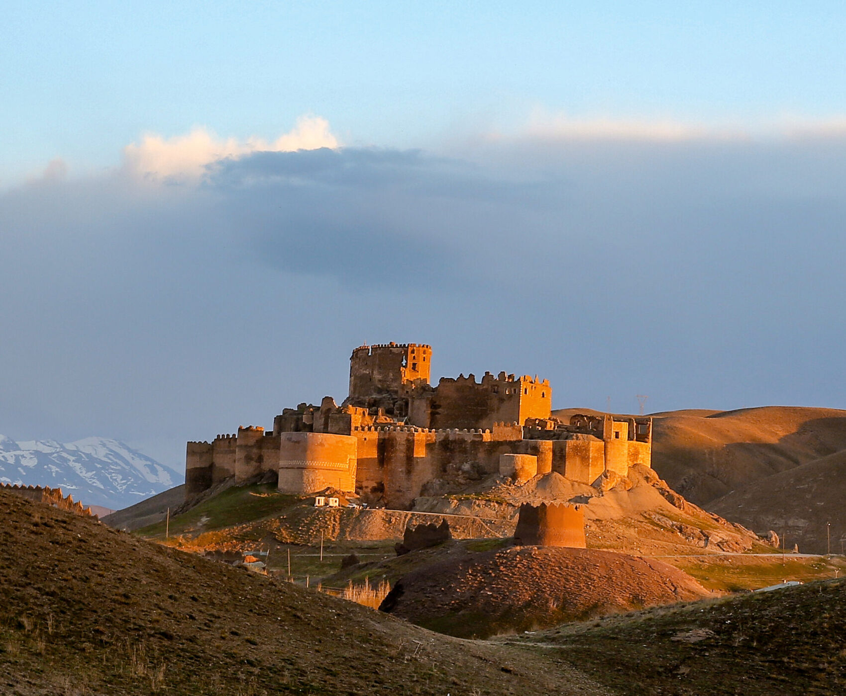 UÇAKLI VAN BAŞKALE YÜKSEKOVA HAKKARİ ŞIRNAK CİZRE DİYARBAKIR