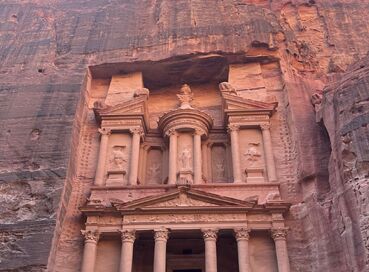 İSTANBUL ÇIKIŞLI VİZESİZ HER ŞEY DAHİL BAŞTAN BAŞA ÜRDÜN KEŞİF TURU