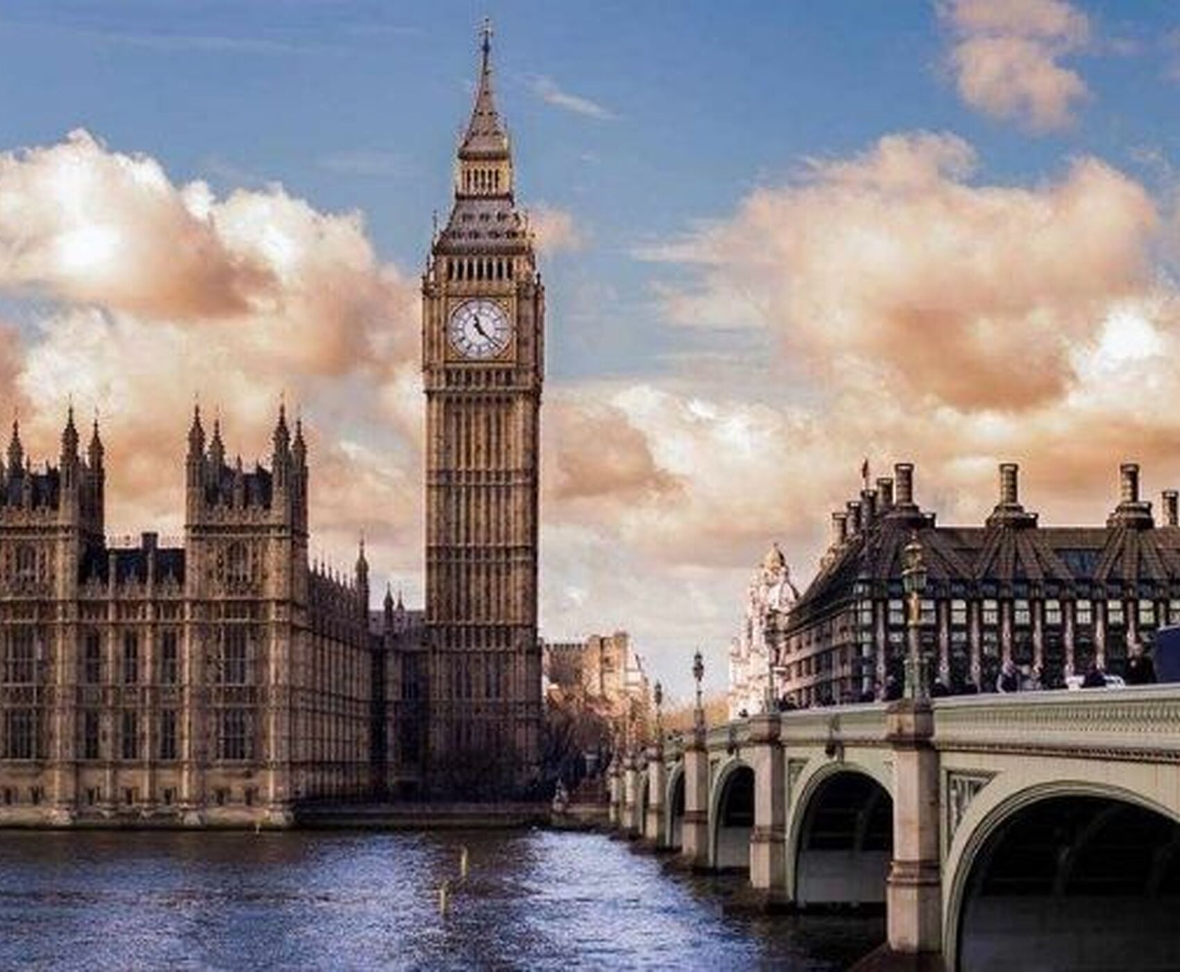 ANTALYA DAN DİREKT UÇAKLI LONDRA  ( NOEL PAZARLARI )