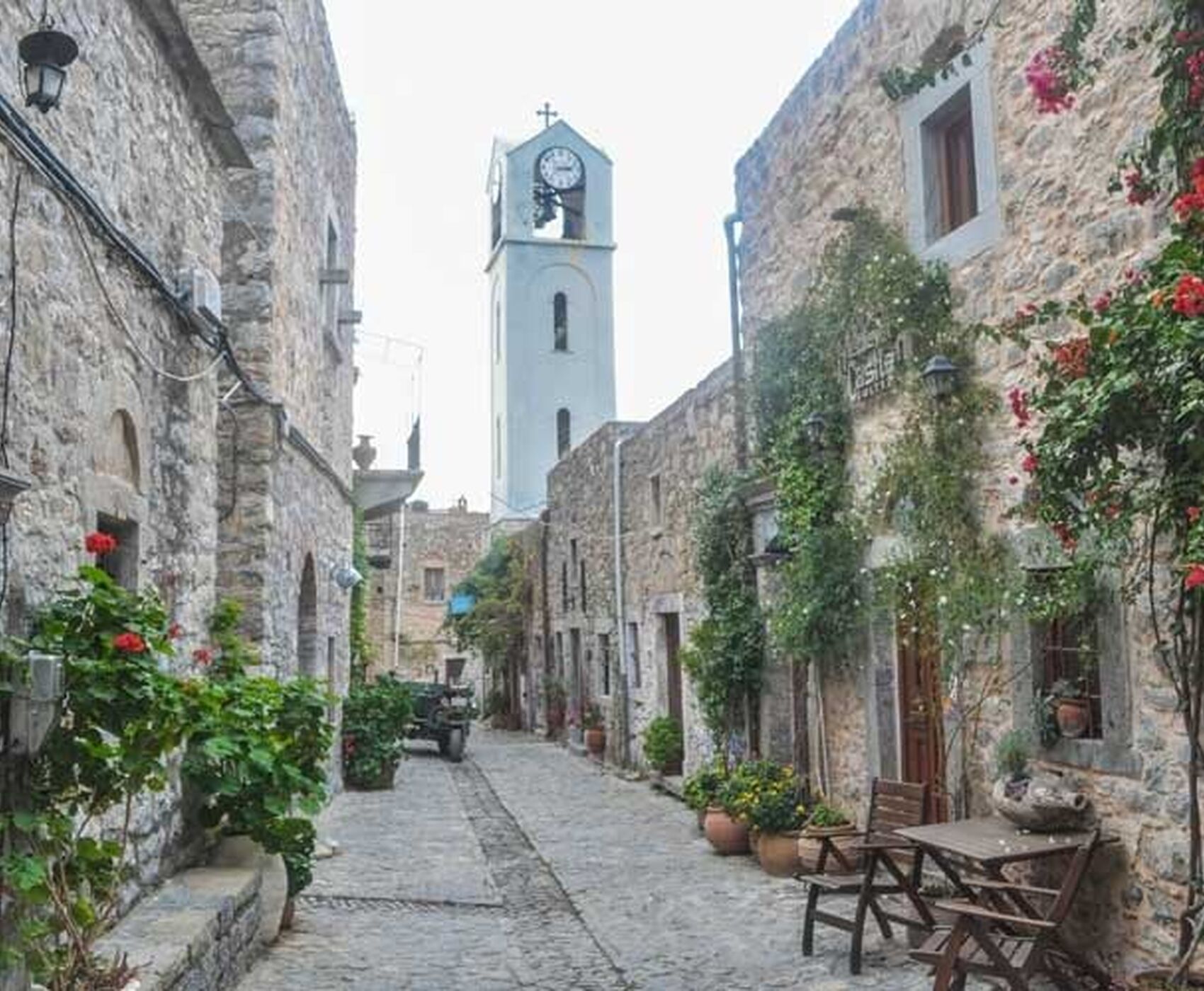 SAKIZ ADASI TURU ( TÜRKCE REHBERLİ + TURLAR DAHİL )